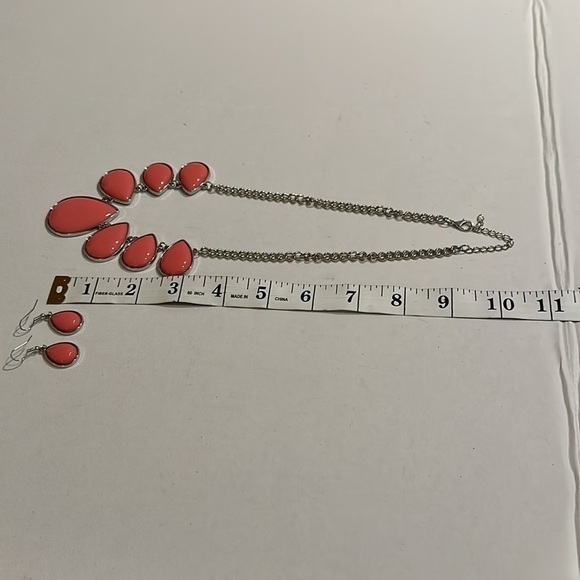 Pink Necklace Set pre owned - Picture 6 of 7